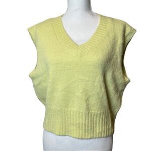 NWOT Jessica Simpson Sleeveless Sweater Vest Solid Lemon Lime V-Neck Size Medium